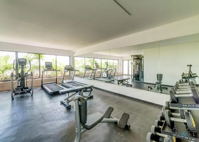 Syrena Luxury Downtown Aparthotel 4*