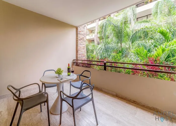 Syrena Luxury Downtown Aparthotel 4*